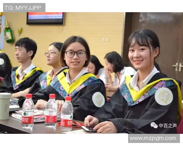 陈娜专访：从羽毛球新星到世界冠军的奋斗与成长之路