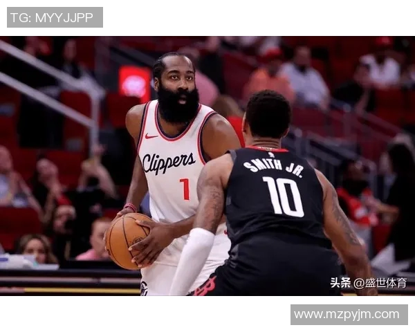 火箭与快船季后赛第六场激战回顾球迷热情高涨赛场精彩纷呈