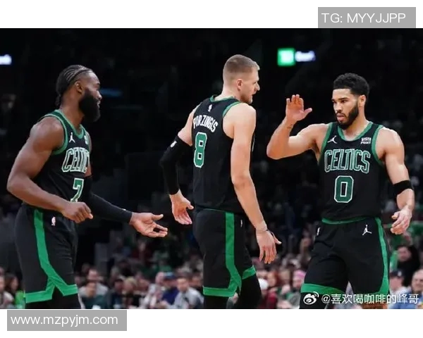 杰森塔图姆领衔凯尔特人队重返巅峰之路的奋斗与荣耀 杰森塔图姆领衔凯尔特人队重返巅峰之路的奋斗与荣耀