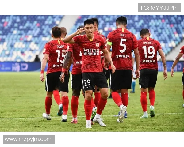 查迪与伯蒂奇激战正酣谁将晋级下一轮的精彩对决引人关注