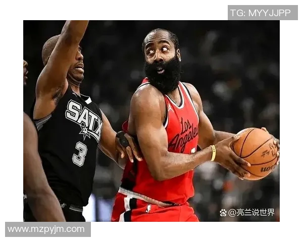 火箭队与快船队激战第4场争夺季后赛晋级关键胜利